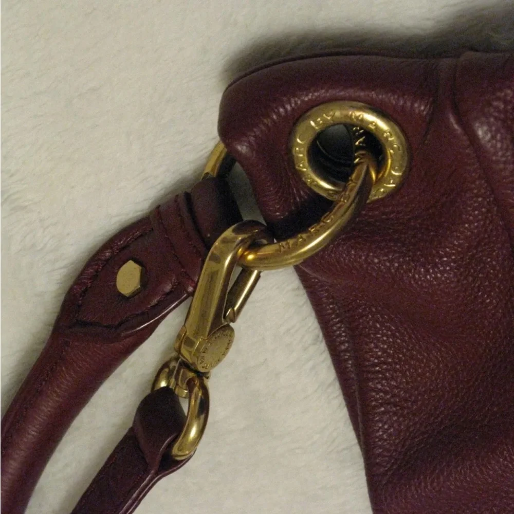 Marc Jacobs Classic Q Hilier Hobo Bag Bordeaux Burgundy Convertible Strap